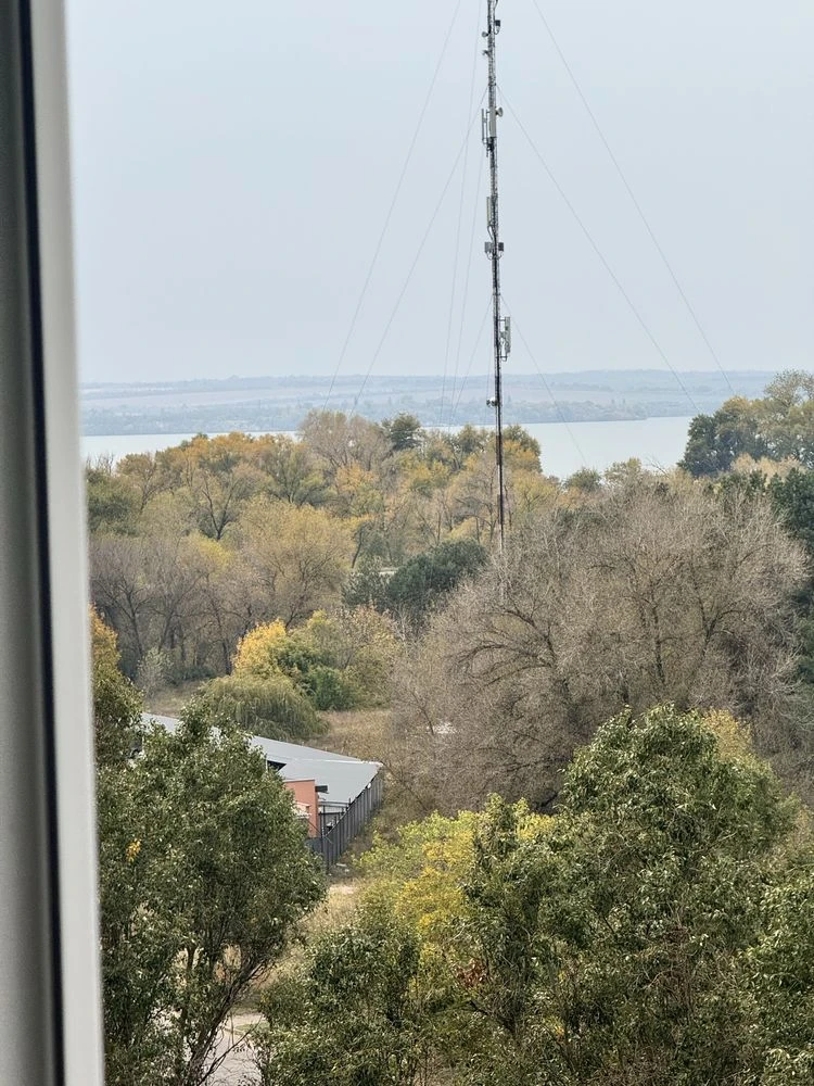 For Sale 2-room apartment with Forest View, 8th of 10 floors, Kam'yantske Left Bank