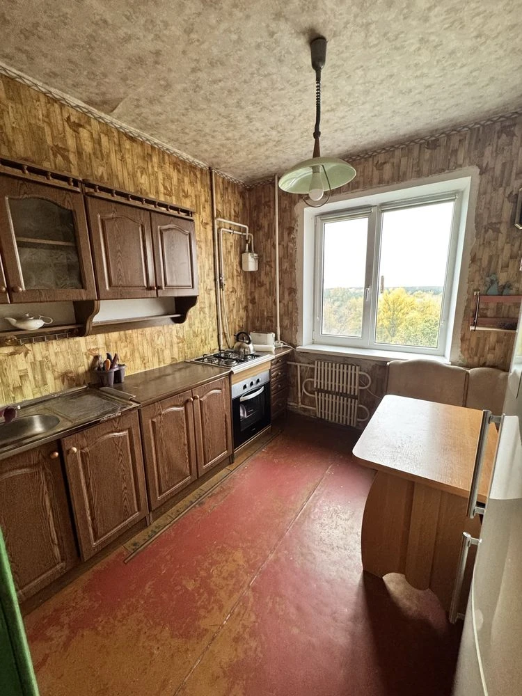For Sale 2-room apartment with Forest View, 8th of 10 floors, Kam'yantske Left Bank