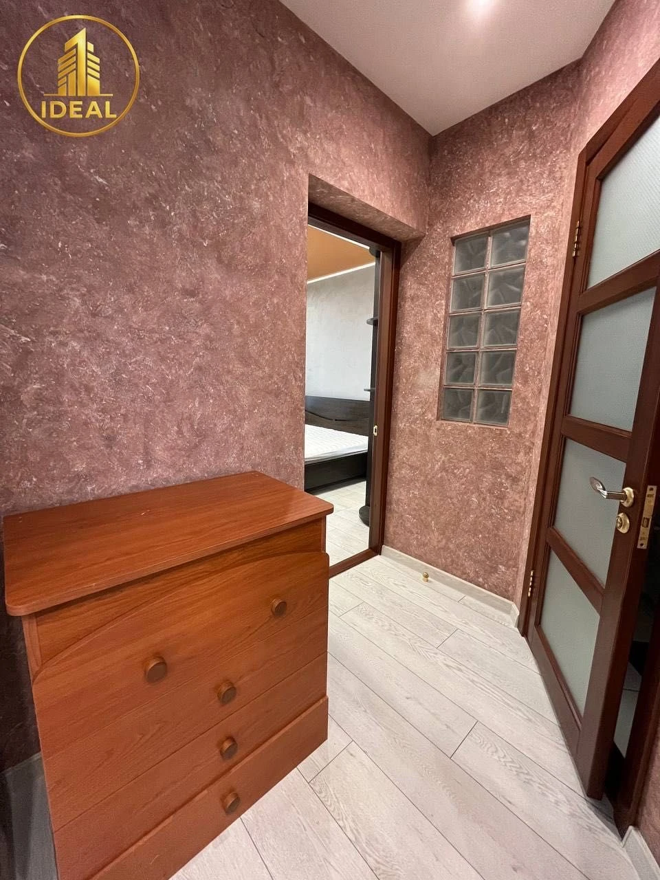 Sale of a 3-room apartment near Marshavets (Pravda) Park