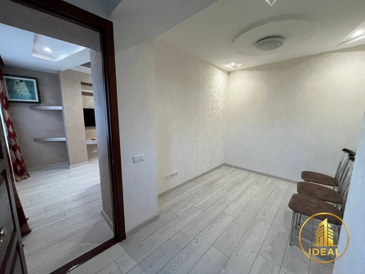 Sale of a 3-room apartment near Marshavets (Pravda) Park