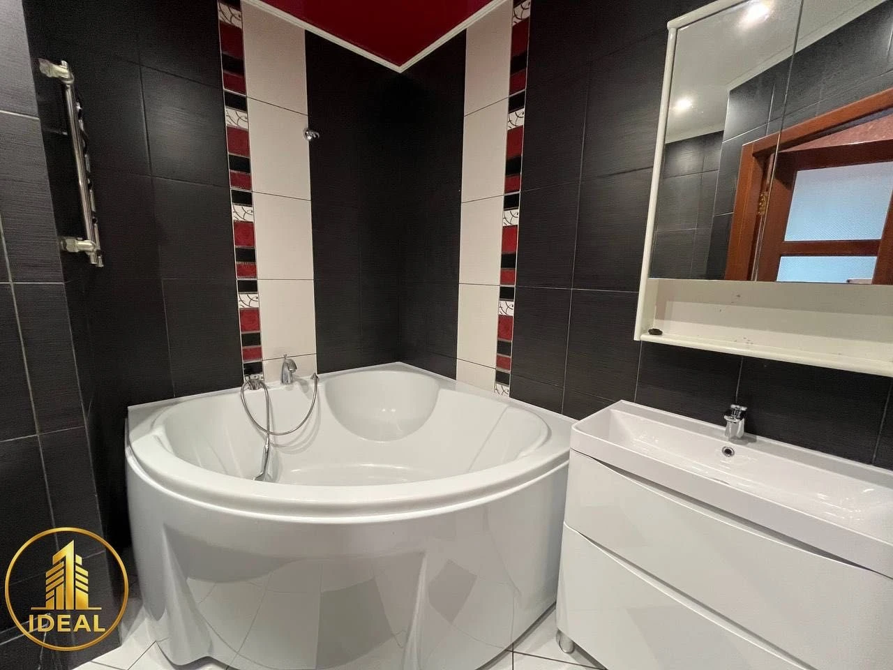 Sale of a 3-room apartment near Marshavets (Pravda) Park