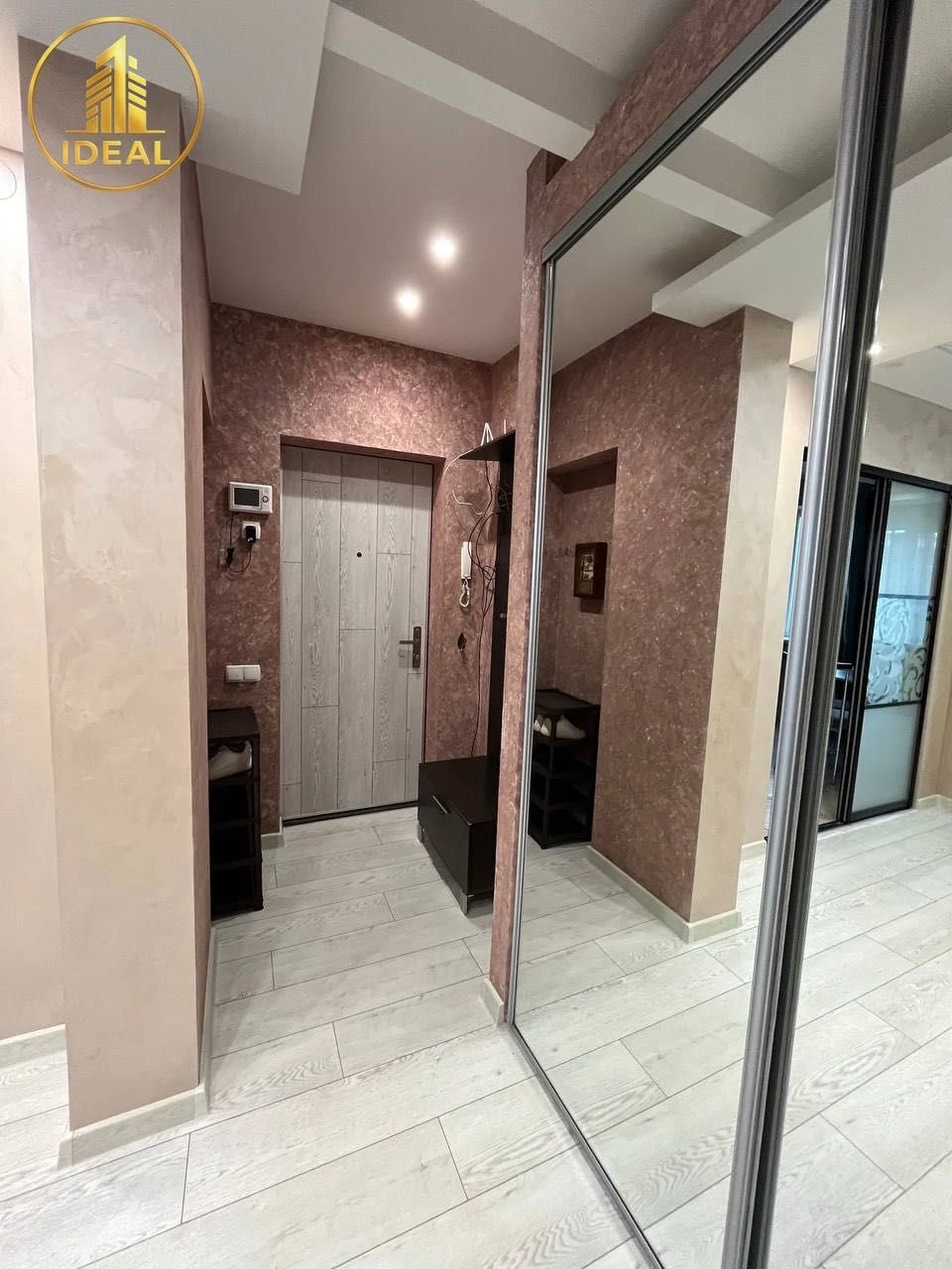 Sale of a 3-room apartment near Marshavets (Pravda) Park