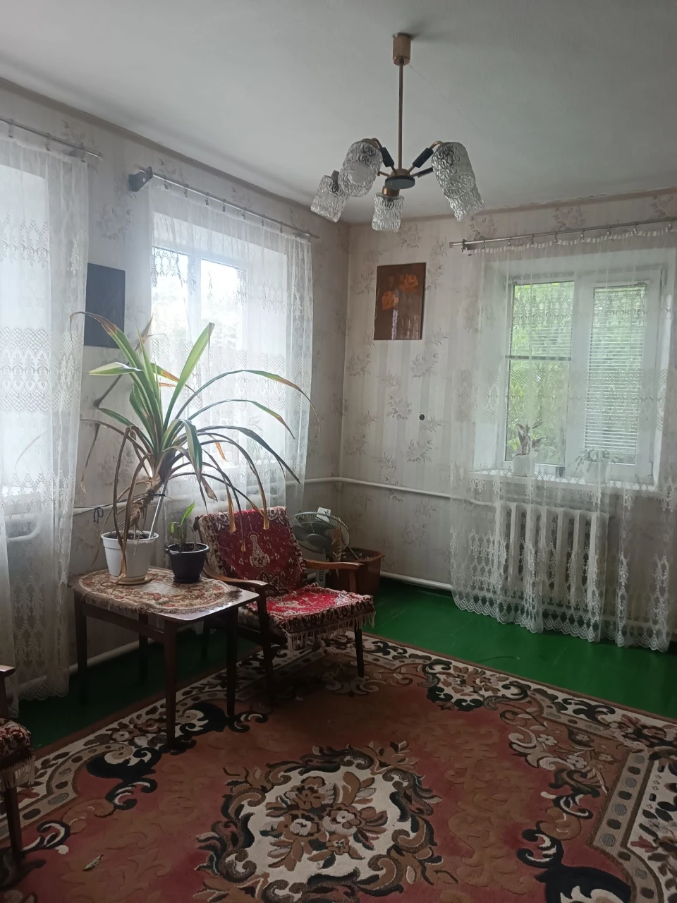 Продається житловий будинок в районі будинку пристарілих