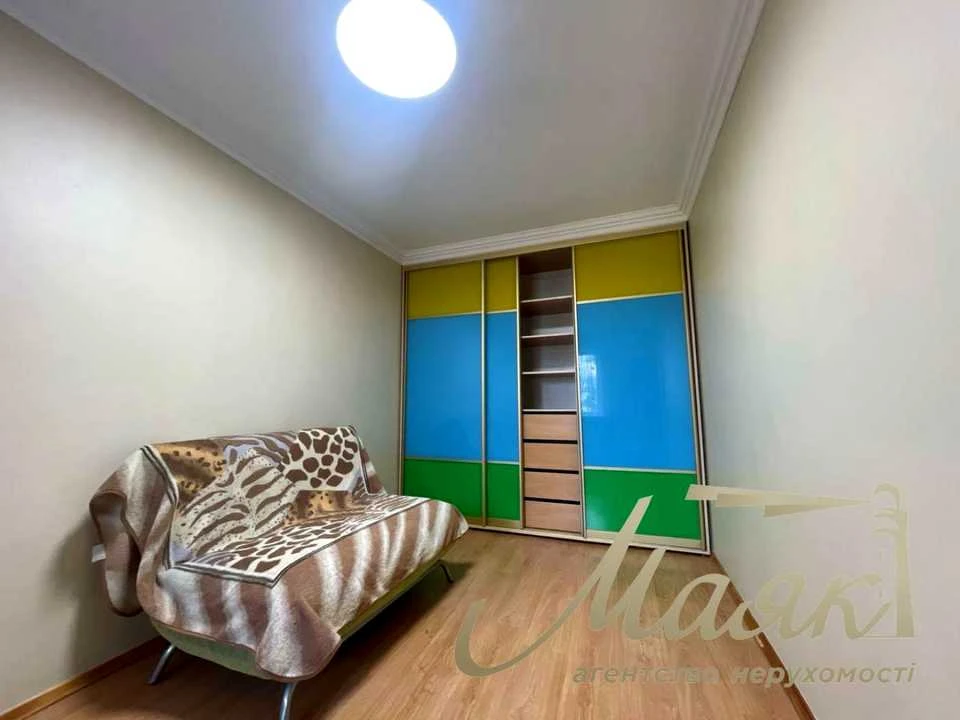 Apartment. Zaporizhzhia, Mykhaila Honcharenka Street