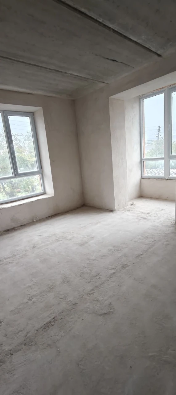 Продается 2к квартира на Виставці
