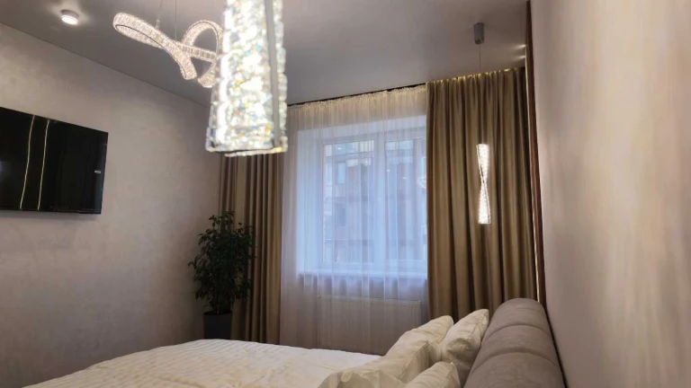 Продаж 2-кімнатна квартира, дизайнерський ремонт, газове опалення