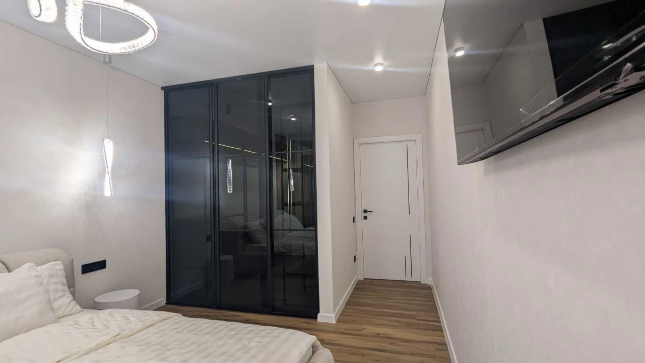 Продаж 2-кімнатна квартира, дизайнерський ремонт, газове опалення