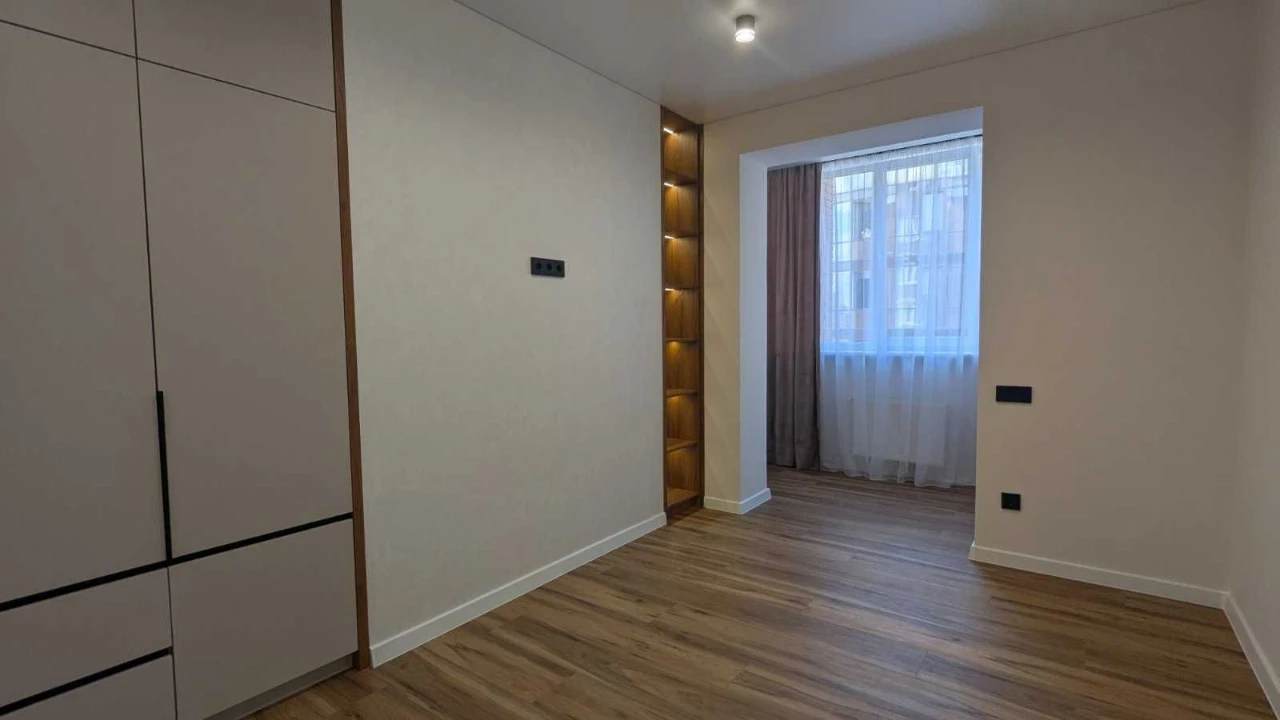 Продаж 2-кімнатна квартира, дизайнерський ремонт, газове опалення