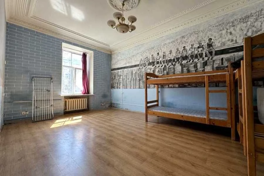 Продается 4-комнатная квартира на ул. Хрещатик, 8Б, Центр, Майдан