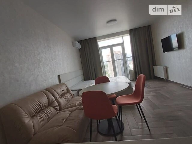 Sale of 1-room apartment 33.9 sq. m on Beresteyskyi Avenue 5V • I