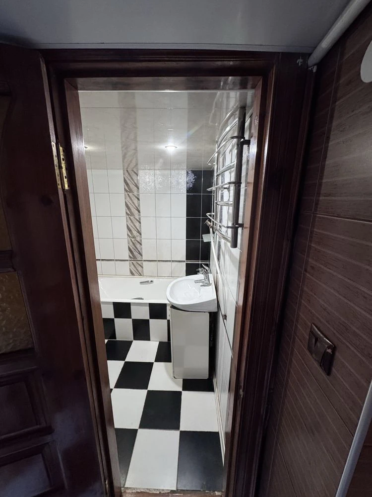 House 10 minutes from city center