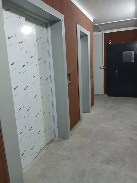 Selling 2 apartments near Saltovskoye metro station, under reconstruction.