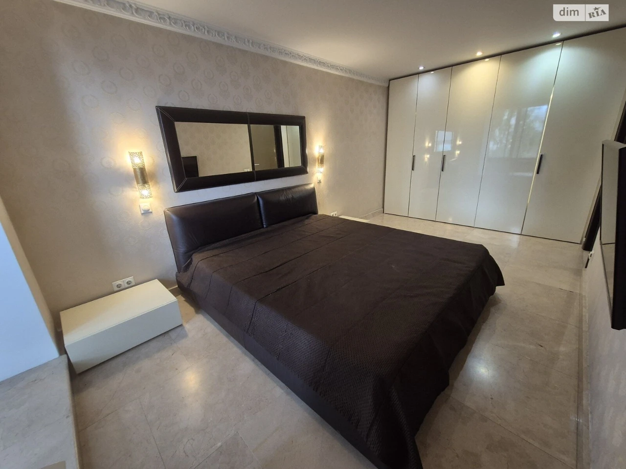 Long-Term Rental Apartment, Pankyvshchyna