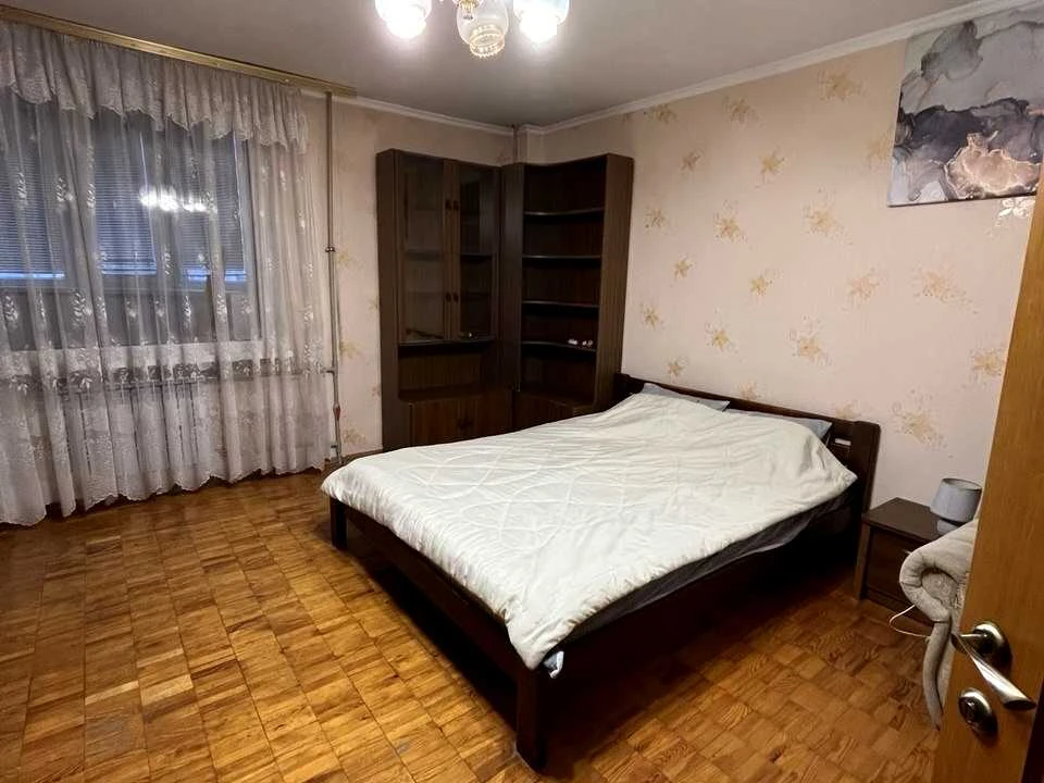 Квартира. Київ, Оболонська пл.