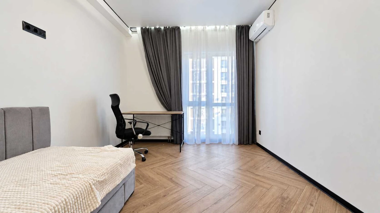 Продаж квартири з новим ремонтом 61 м² / 18 поверх ЖК