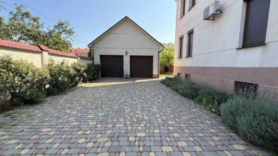 I will sell a house of 340 m² by the sea, 14.5 acres, swimming pool, Dacha Kovalevs