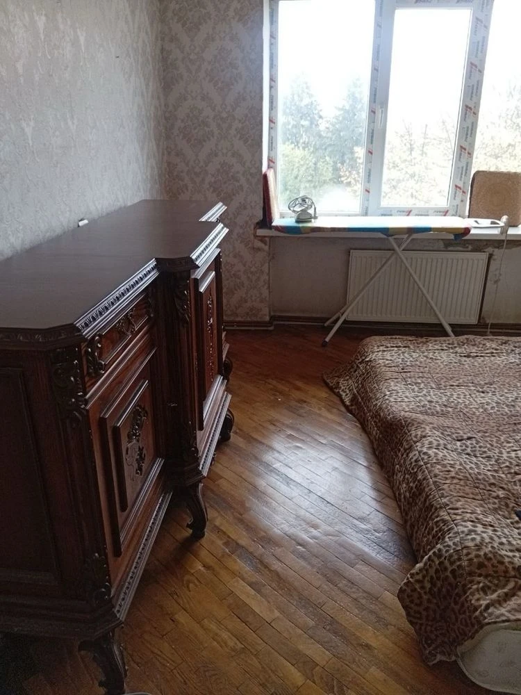 Продаж трикімнатного апартаменту на вул. пр. Незалежності