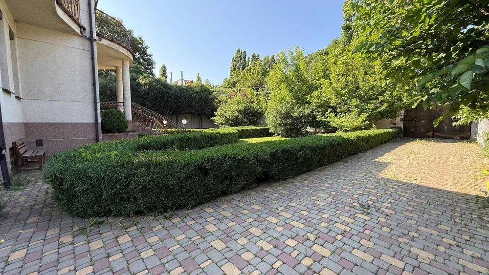 I will sell a house of 340 m² by the sea, 14.5 acres, swimming pool, Dacha Kovalevs