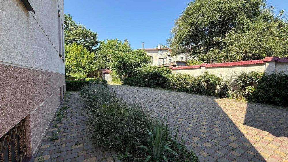 I will sell a house of 340 m² by the sea, 14.5 acres, swimming pool, Dacha Kovalevs