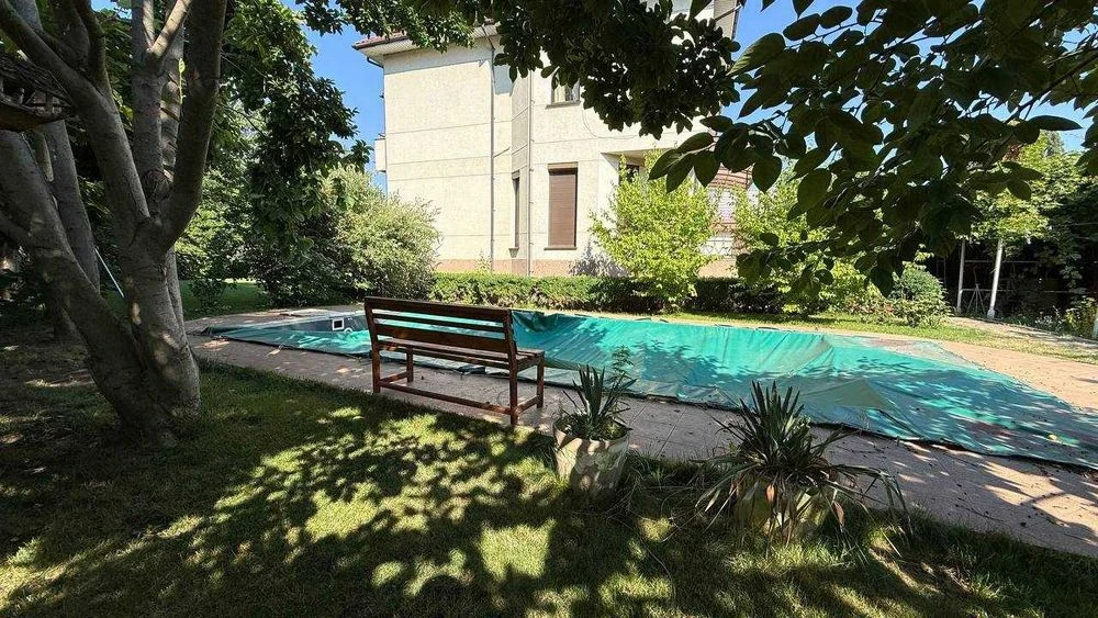 I will sell a house of 340 m² by the sea, 14.5 acres, swimming pool, Dacha Kovalevs