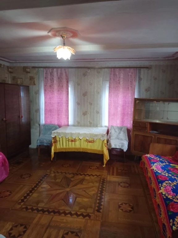 Продаж будинку, ціна узгоджується.