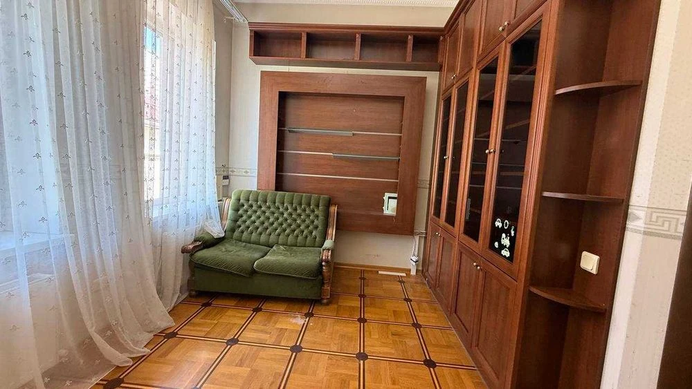I will sell a house of 340 m² by the sea, 14.5 acres, swimming pool, Dacha Kovalevs