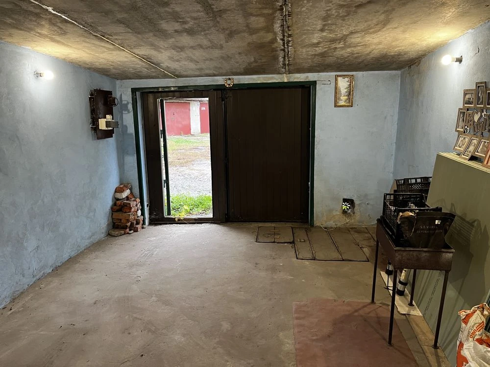 Garage for sale, GK Aviator