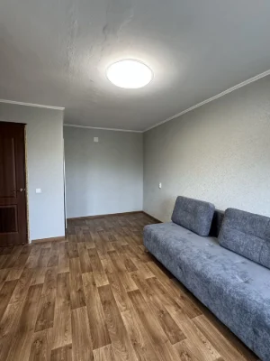 Sale of a bright 1-room apartment in Voznesensk district, Center