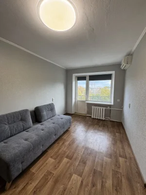 Sale of a bright 1-room apartment in Voznesensk district, Center