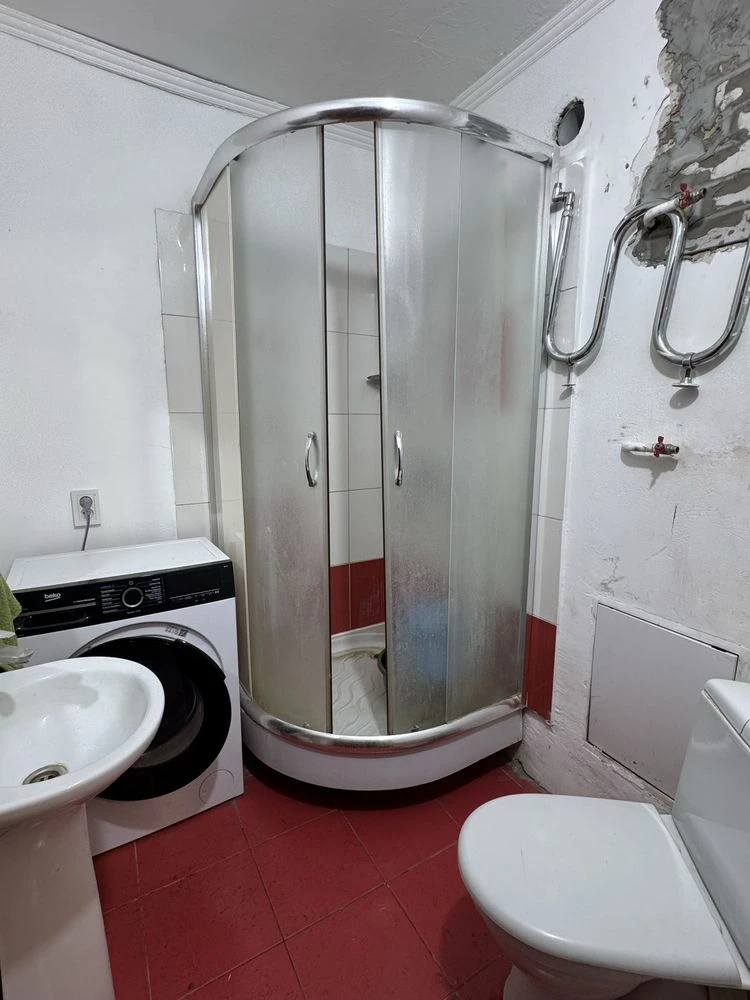 Sale of a bright 1-room apartment in Voznesensk district, Center