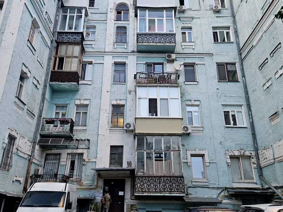 Квартира. Киев, улица Юрия Ильенко