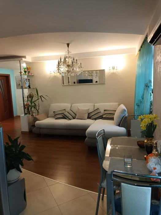 +Продам 3 ком. квартиру ремонт, мебель, техника 45000 дол.