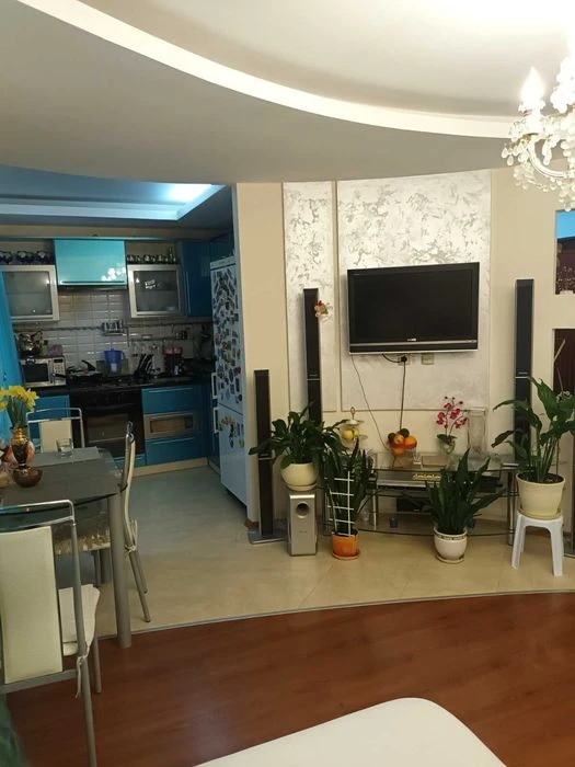 +Продам 3 ком. квартиру ремонт, мебель, техника 45000 дол.
