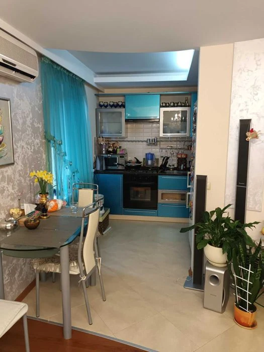 +Продам 3 ком. квартиру ремонт, мебель, техника 45000 дол.
