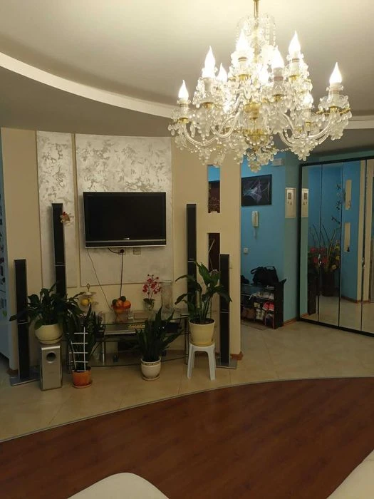 +Продам 3 ком. квартиру ремонт, мебель, техника 45000 дол.
