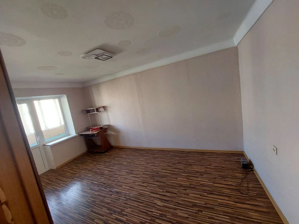 For Sale or Trade: 3-room apartment for private house