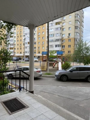 Продається трикімнатна квартира
