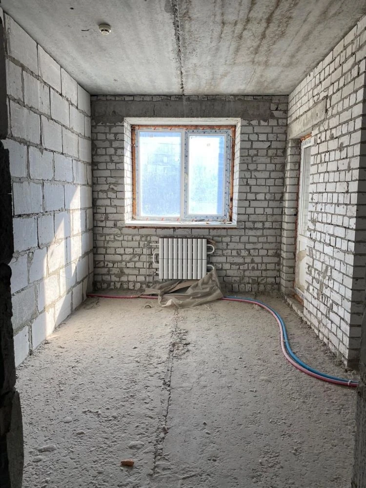 Продається трикімнатна квартира