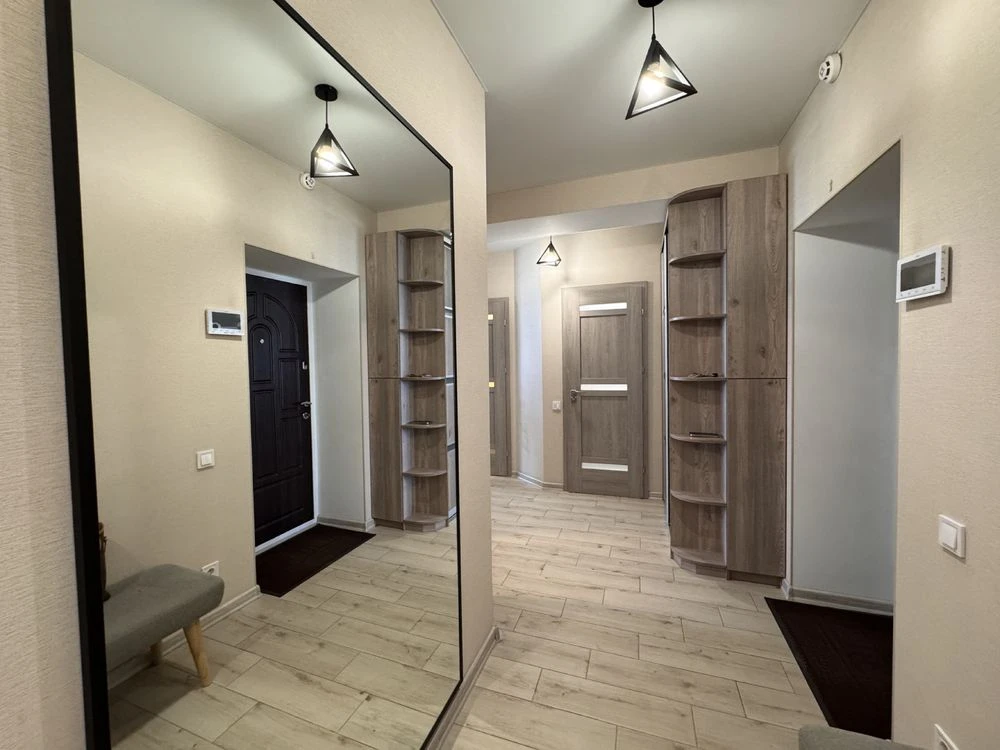 2 ком. квартира на Королева -новый дом . 75 метров , ремонт