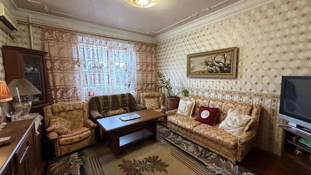 ‼️ Urgently selling a 3-bedroom apartment near the "Ukraine" shopping mall