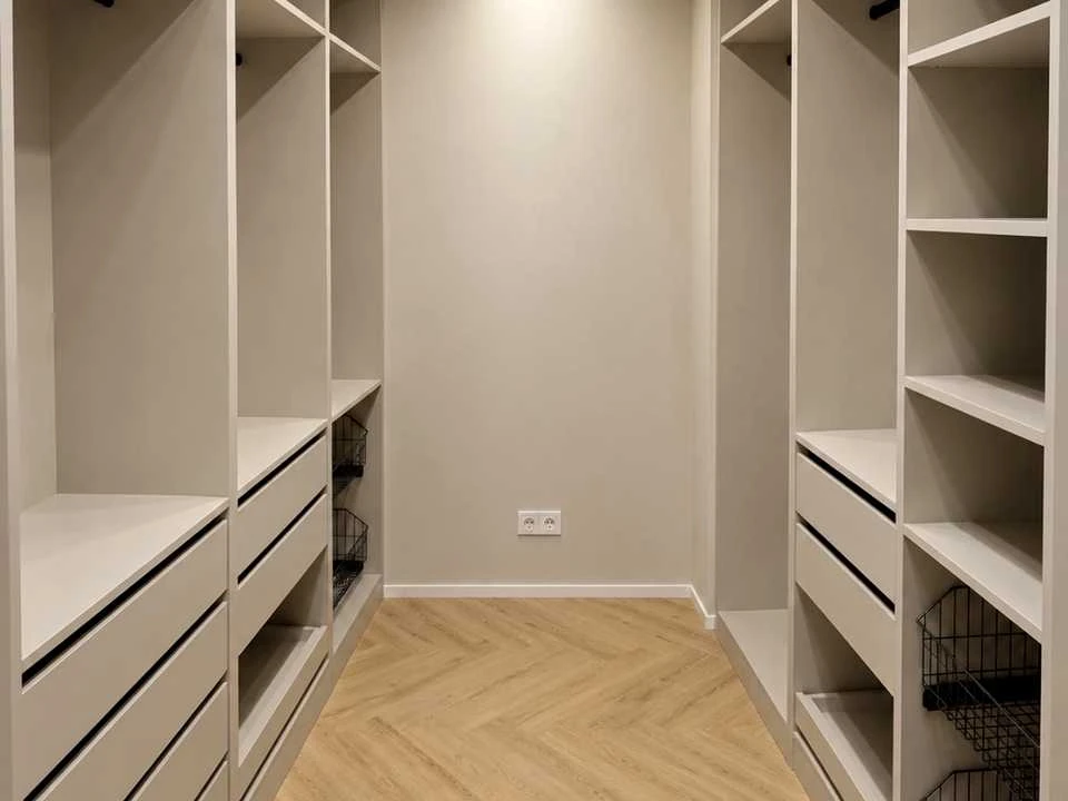 Apartment. Kyiv, Salutna St.