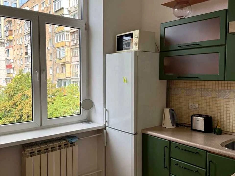 Apartment. Eugene Konovalets Street, Kyiv
