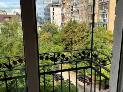 Apartment. Eugene Konovalets Street, Kyiv