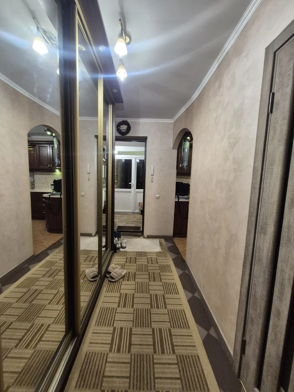 Продаж 2-кімнатна квартира в Любінській 10, площа 52 м². Ціна 95000 у.о.