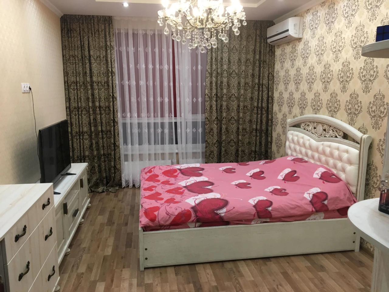 Квартира в ЖК "Зарічний", 1-комнатная, улица Бажана 1А