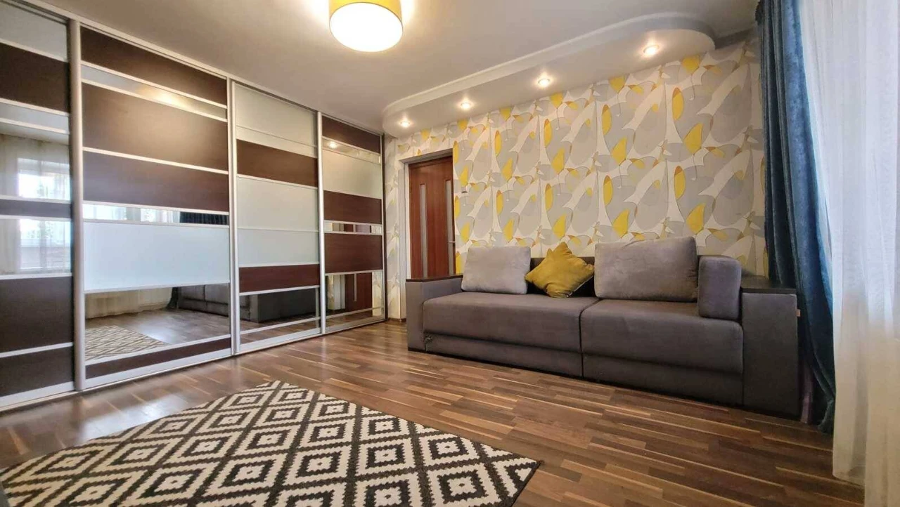 For Sale: 3-bedroom apartment, Kyiv, Dniprovskyi, Dniprovska naberezhna, 13