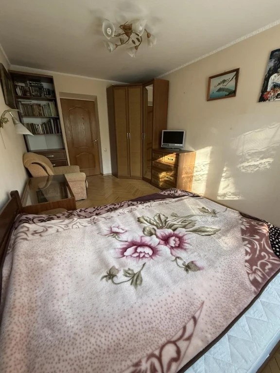 2 room apartment in the Holosiiv district, Vasylkiv metro