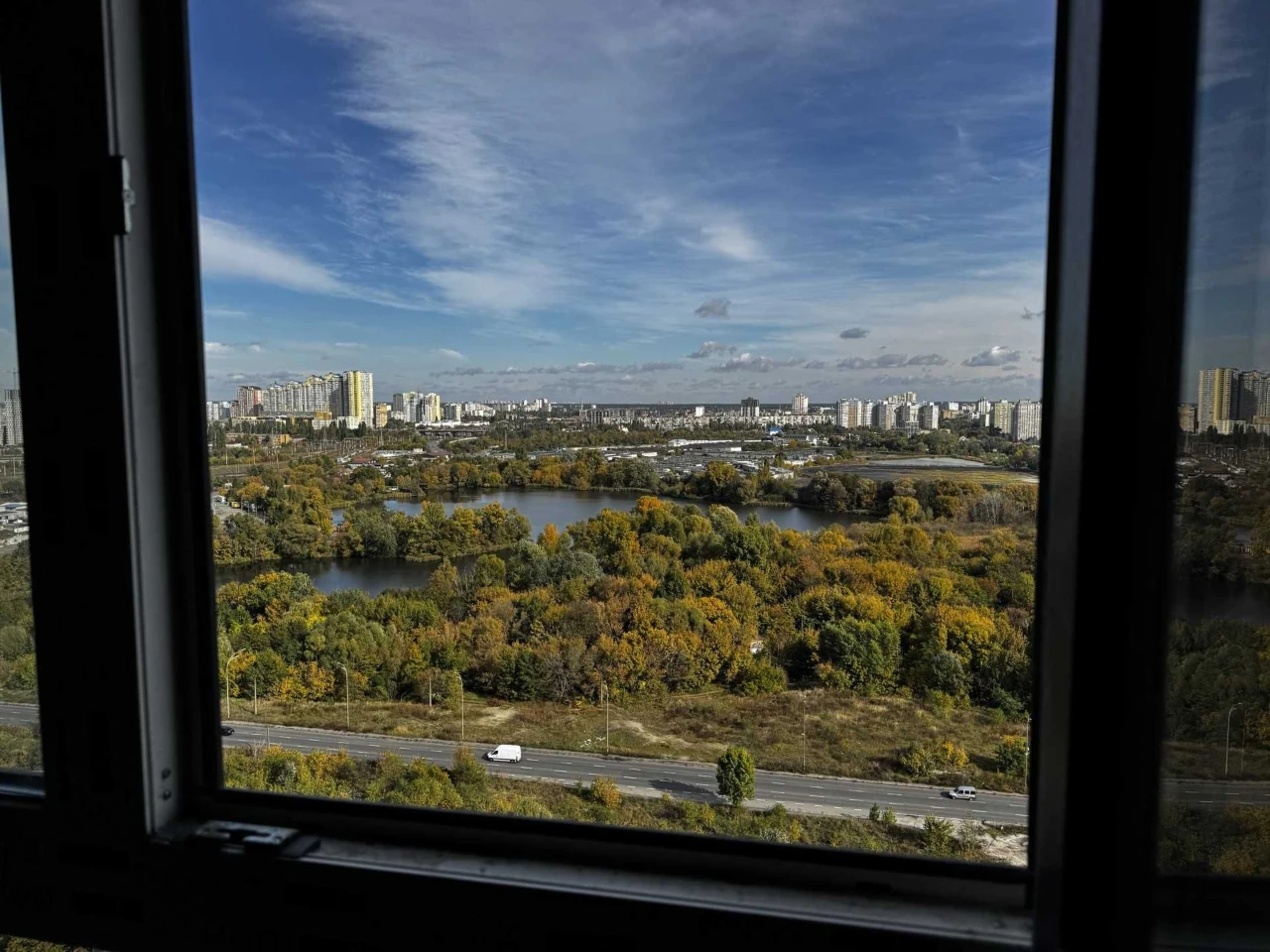 Two-bedroom apartment 55 sq m in a completed building in Pozniak, Kyiv.