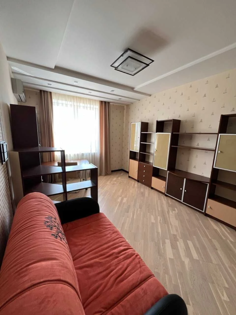 Продаж 4-кімнатній квартири на вул. Левка Лук'яненка 21