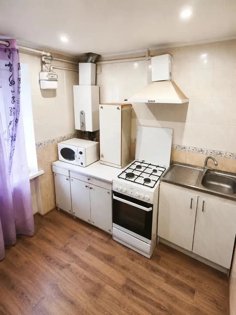 Продам 2к квартиру Поля пр. 143 а